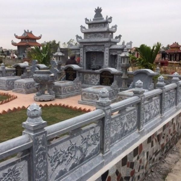 Mẫu mộ đá mái che phù hợp với khuôn viên rộng