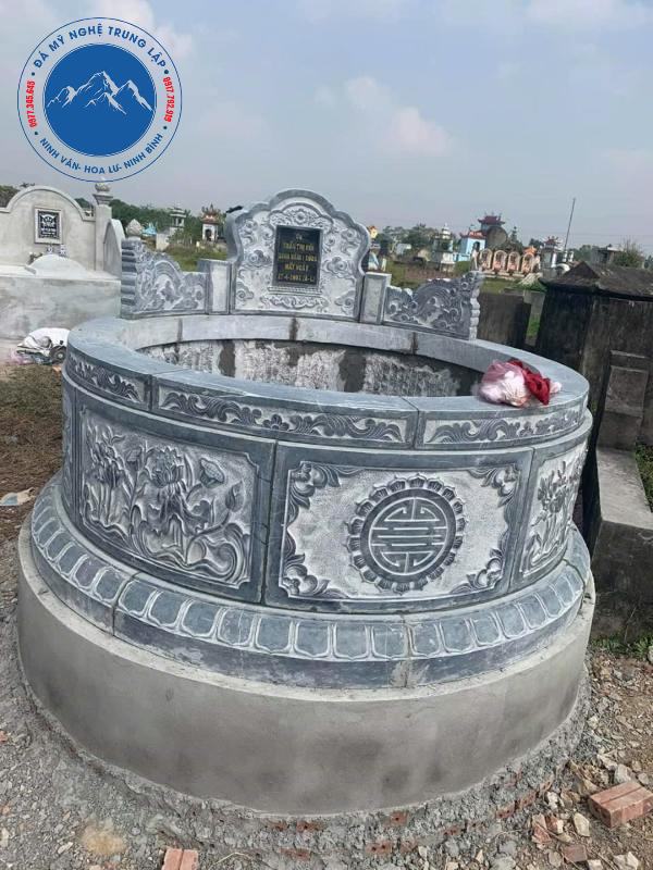Mẫu mộ đá tròn đẹp lắp đặt trong khu lăng mộ gia đình