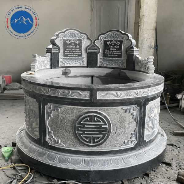 Mẫu mộ đôi đá tròn nguyên khối thiết kế chuẩn phong thủy