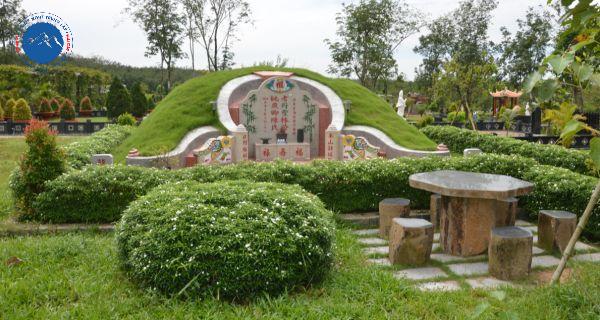 Mẫu mộ đơn hình móng ngựa chuẩn phong thủy cho người quá cố