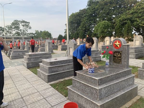 Mẫu mộ liệt sĩ bia granite bền vững