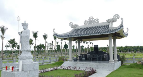Mẫu mộ mái thái phối đá xanh đen đầy uy nghi