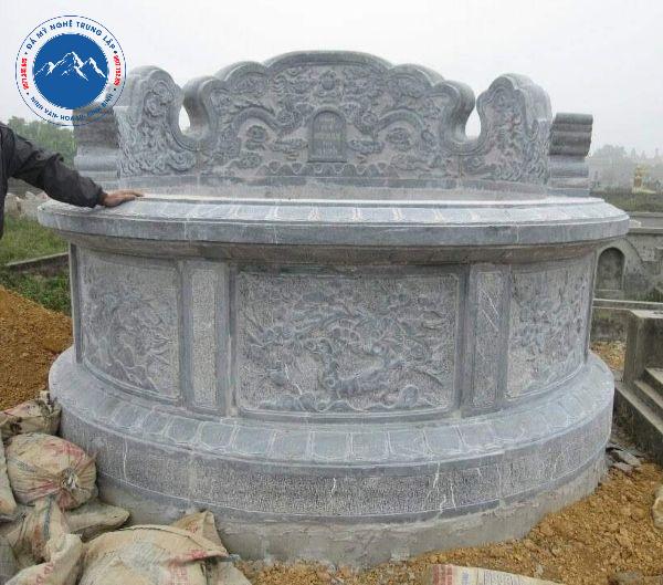 Mẫu mộ tròn đá tự nhiên điêu khắc hoa văn hoa sen