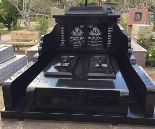 Mẫu mộ úp granite đen bóng nổi bật sang trọng