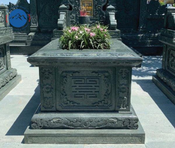 Mẫu nhà mồ đá cao cấp bằng đá xanh rêu