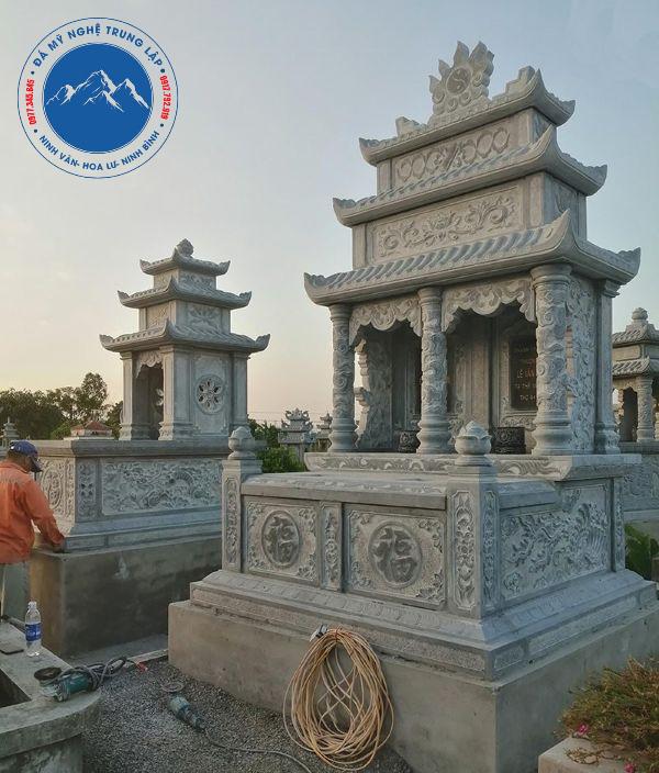 Mộ ba đao đá xanh tự nhiên nguyên khối vững chãi