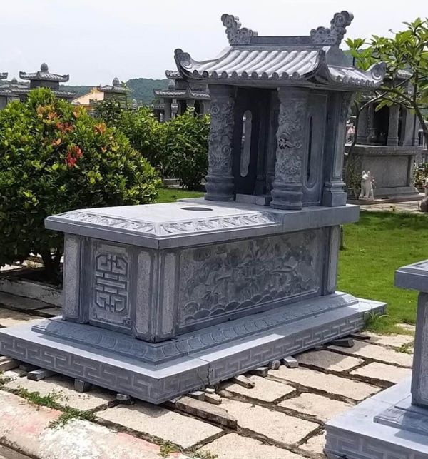 Mộ đá 1 mái có phần mái cao vút vững chãi