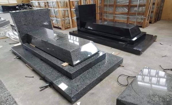 Mộ đá hoa cương kiểu dáng vuông vức