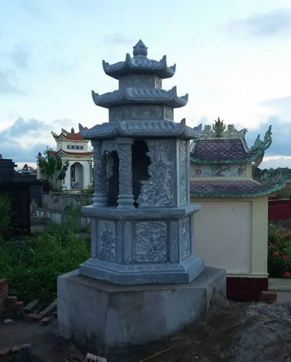 Mộ đá lục giác với hình dáng hoàn hảo