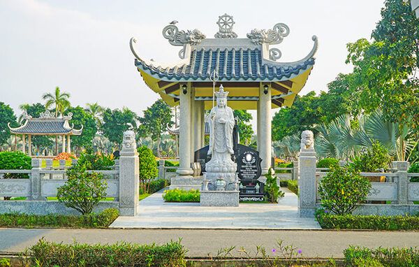 Mộ đá mái che với lỗ thông hơi hợp phong thủy