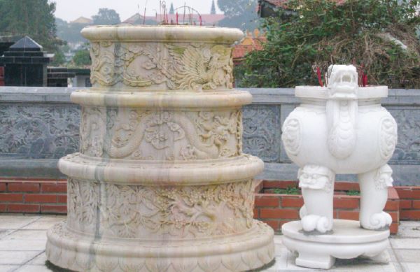Mộ đá vàng dạng tròn thể hiện vẻ đẹp mềm mại, uyển chuyển, tinh tế