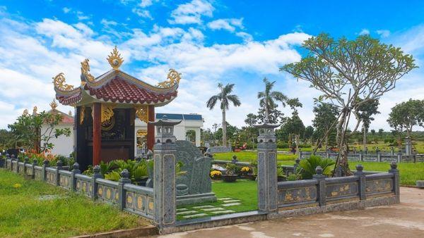 Mộ đá xanh đen chạm tùng cúc trúc mai tinh xảo