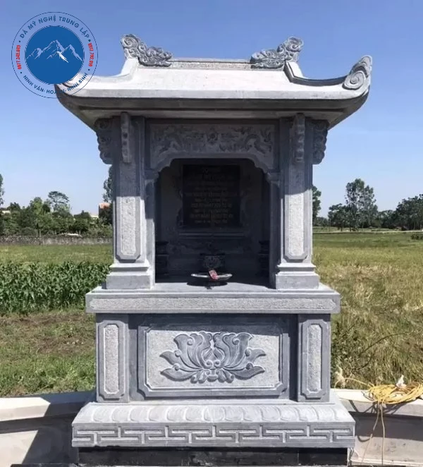 Mộ đá xanh rêu nguyên khối nhỏ nhắn sang trọng cho gia chủ