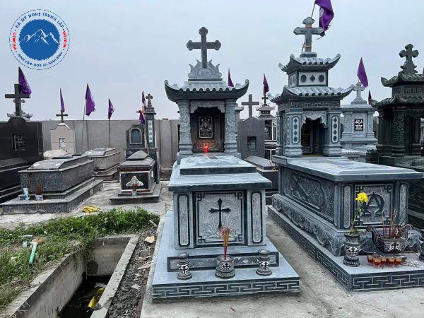 Mộ đúc sẵn hai tầng mái che uy nghiêm bề thế nhất