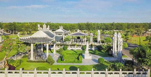 Mộ mái thái có lưỡng long chầu nguyệt đầy phong thủy