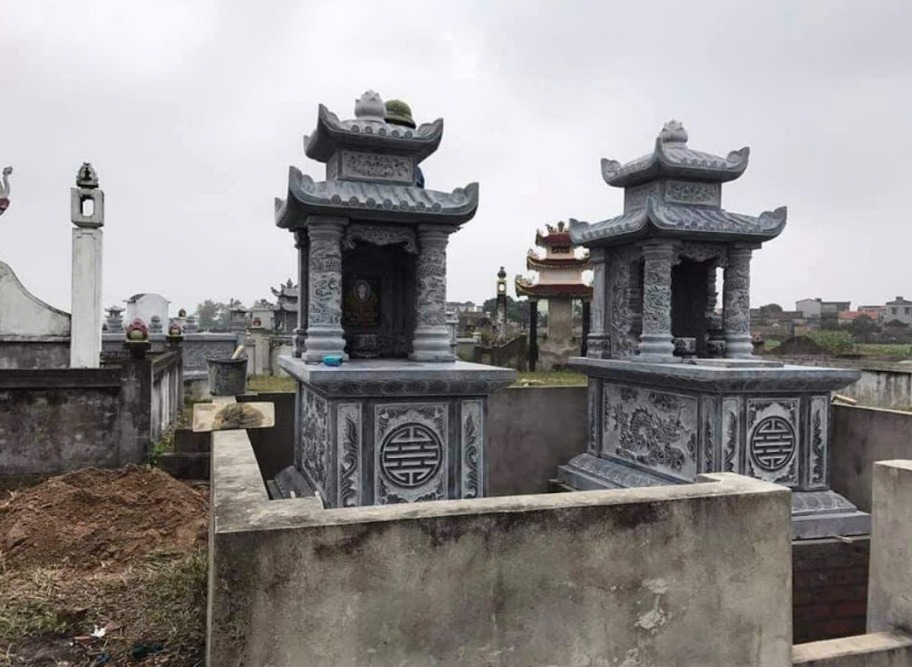 Mộ đá hai mái là một kiểu kiến trúc đặc biệt