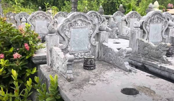 Một số lý giải theo phong thủy liên quan đến hiện tượng nứt vỡ bia mộ