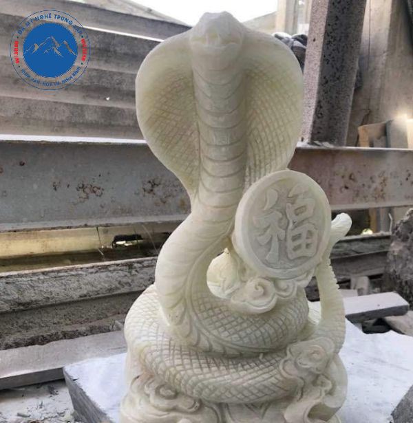 Mua tượng rắn phong thủy bằng đá ở đâu uy tín?