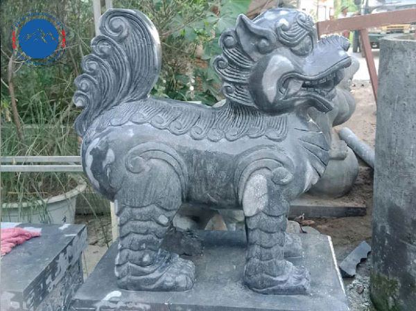 Nghê đá biểu tượng may mắn