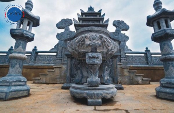 Những yếu tố ảnh hưởng đến giá lư hương đá ngoài trời