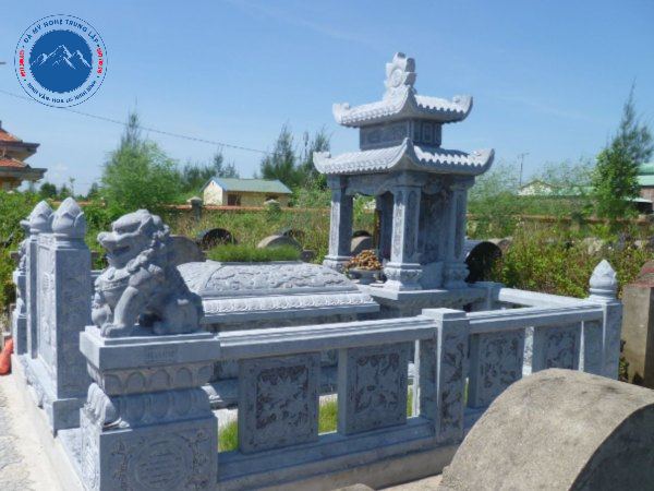 Ong làm tổ trên mộ tốt hay xấu?