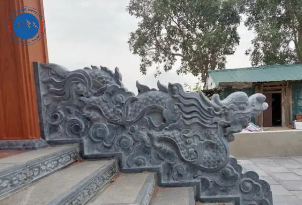 Rồng đá điêu khắc tinh xảo thể hiện sức mạnh của đất trời