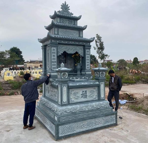 Thân mộ là phần chính giữa của ngôi mộ