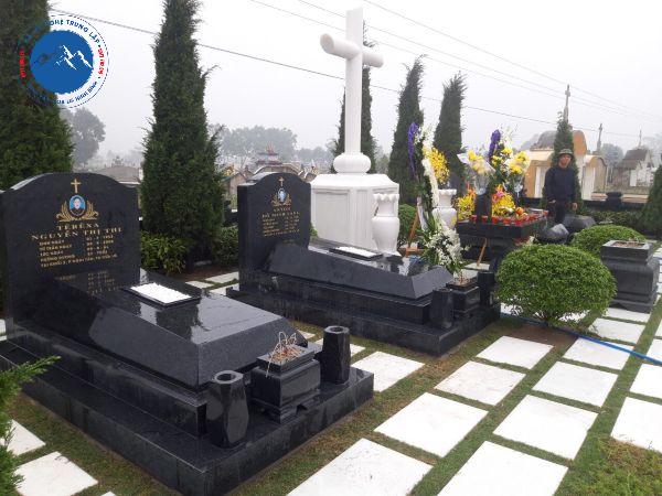 Thi công mộ đá Công giáo Granite sang trọng tại Phủ Lý