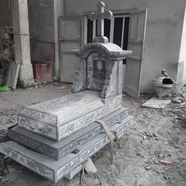 Thiên thần dang cánh tượng trưng sự bảo hộ thiêng liêng