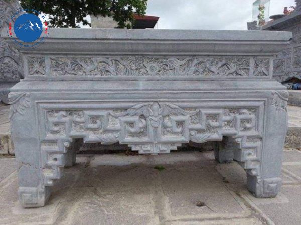 Thiết kế bàn thờ đá hoa cương chân quỳ truyền thống đẹp