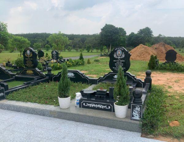 Thiết kế bia mộ mặt nghiêng thuận tiện cho việc thăm viếng