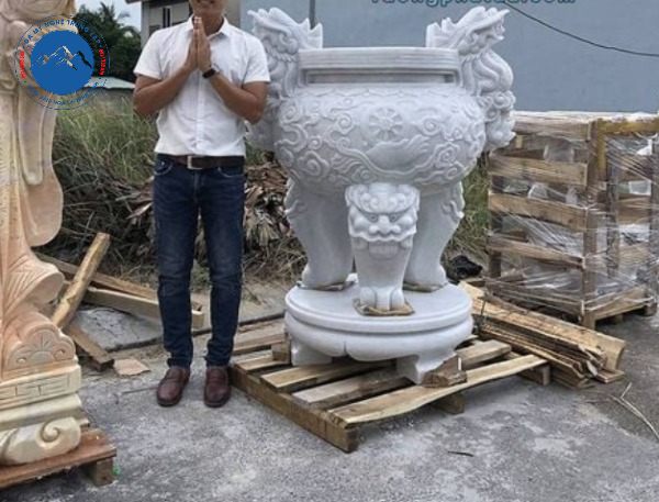 Thiết kế lư hương Công giáo hiện đại cho khuôn viên nhà thờ