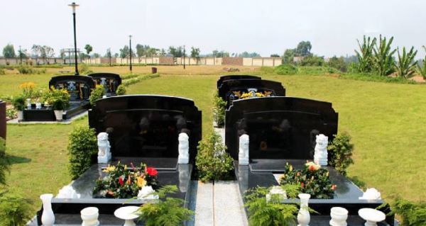Thiết kế mộ nguyên khối chắc chắn và đầy uy nghi