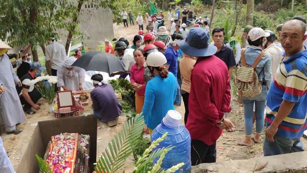 Tiến hành lễ cúng Thổ thần và đọc văn tế
