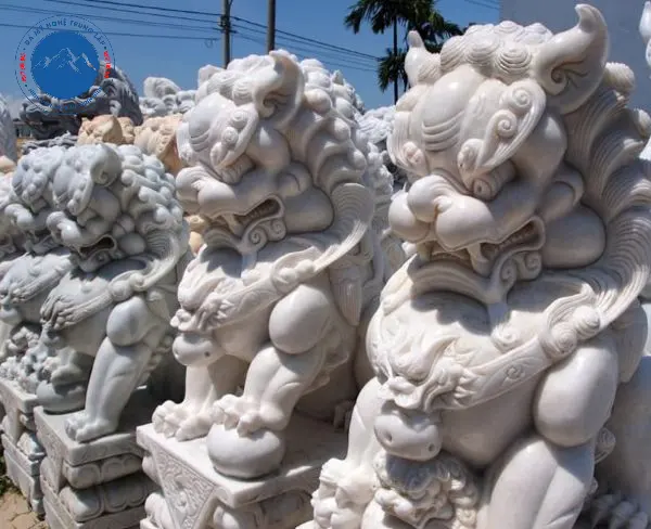Tượng Nghê đá đặt trước cổng giúp trấn trạch, hóa giải sát khí