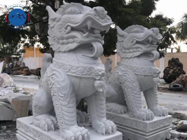 Tượng Nghê đá phối hợp tiểu cảnh sân vườn