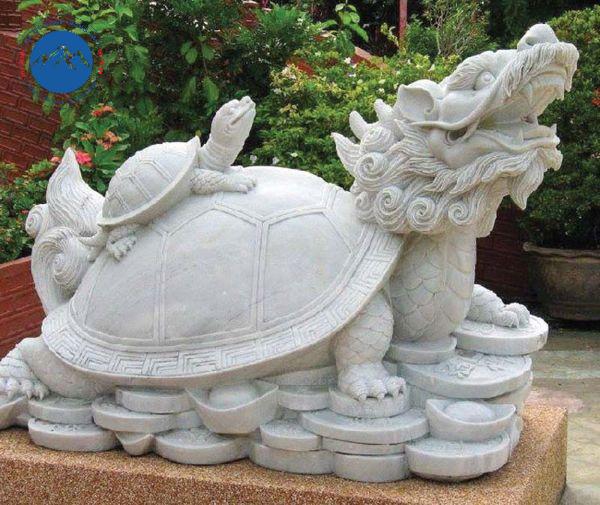 Tượng Rùa đá tự nhiên đội bia trấn trạch sân vườn
