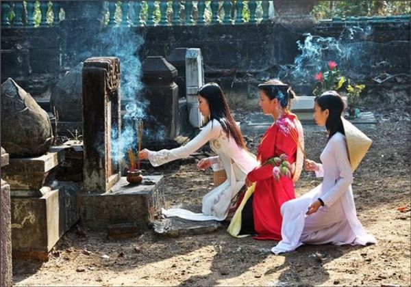 Văn khấn khi hoàn tất tu sửa mộ phần tại gia