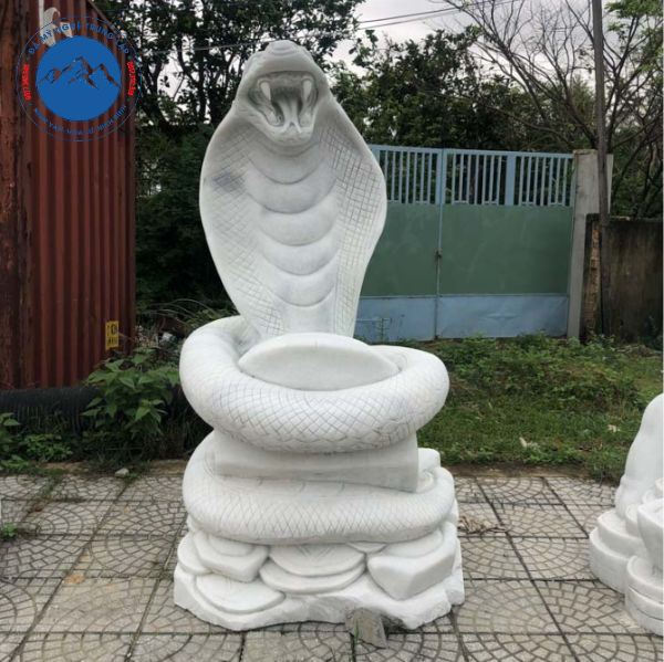 Ý nghĩa phong thủy của tượng rắn bằng đá